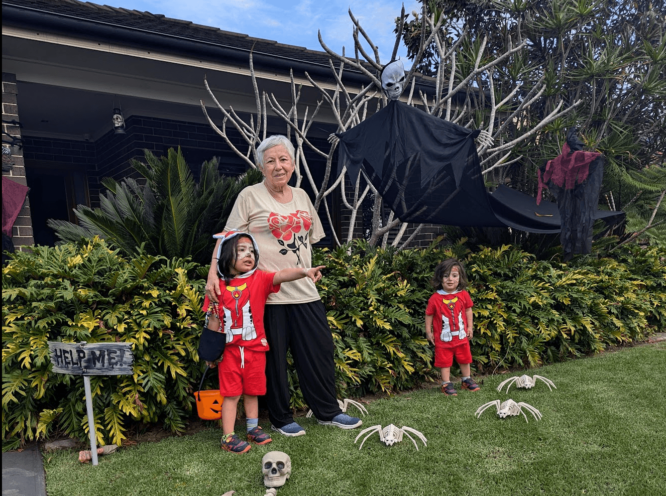 Halloween with little kids: the lolly bag and the scary costumes